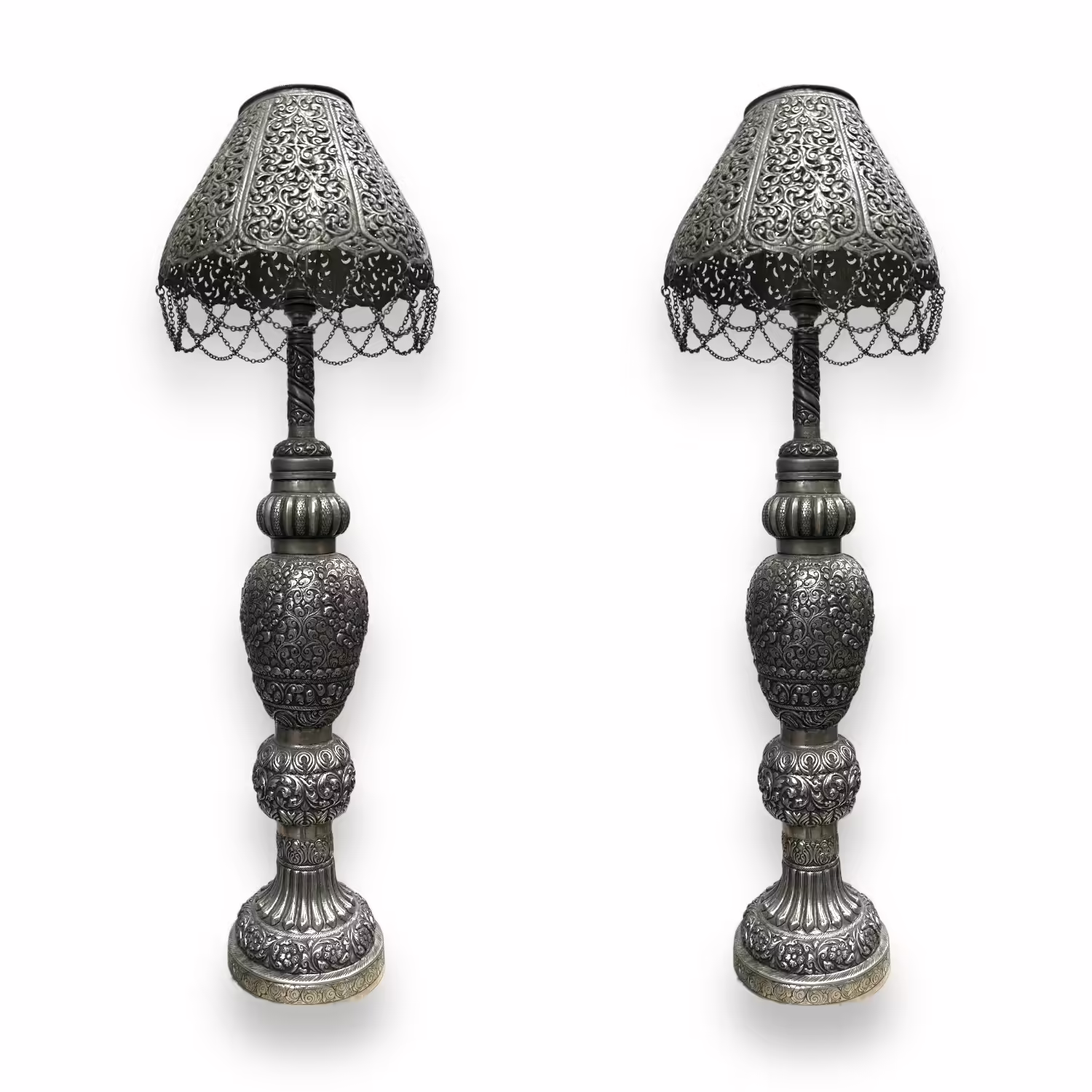 rass Hand-Engraved Floor Lamp